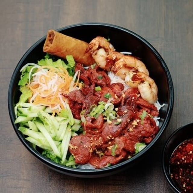 Vr1.Vermicelli Special-grilled Pork, or Chicken, or Pork Sausage W/ Shrimps and Eggroll.